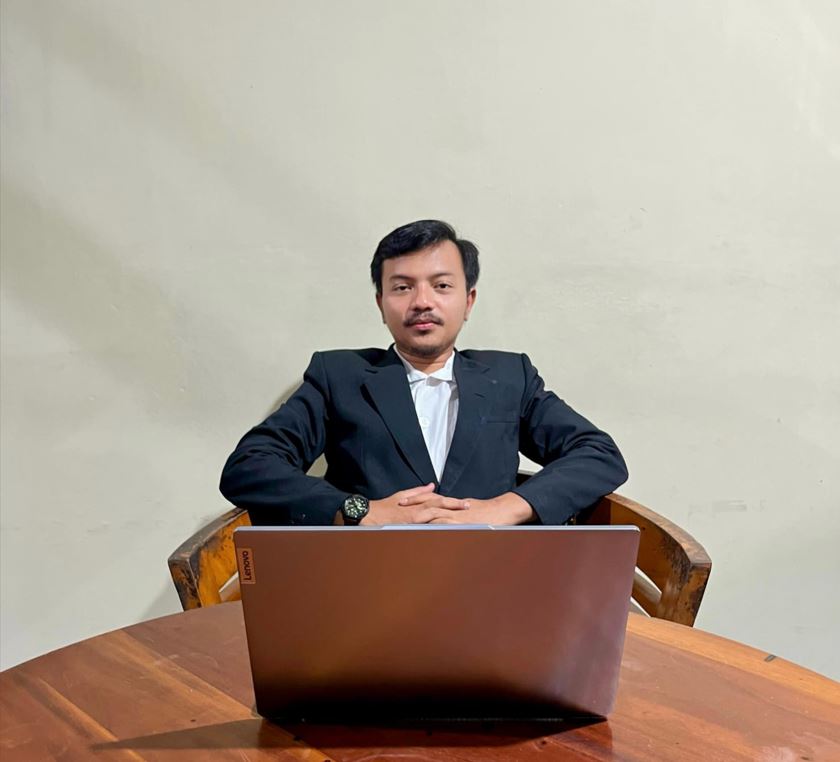 Denni Fauzi.SE - Direktur Utama